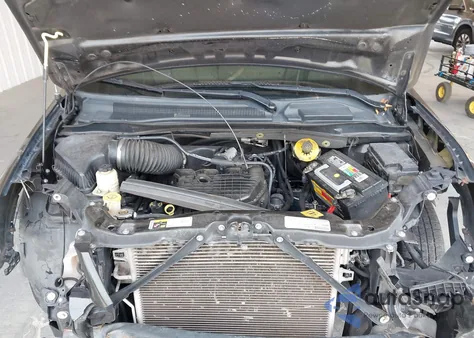 2013 Chrysler Town & Country Touring z USA, uszkodzony, nr VIN 2C4RC1BG1DR810277